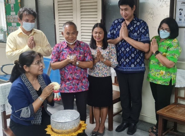 บุคลากรกองคลังสรงน้ำพระพุทธรูปเพื่อเป็นสิริมงคลเนื่องในเทศกาลสงกรานต์ ... พารามิเตอร์รูปภาพ 19