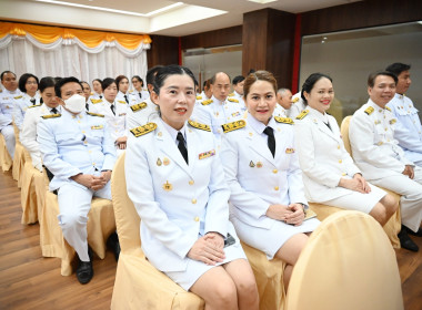 เข้าร่วมพิธีถวายสัตย์ปฏิญาณเพื่อเป็นข้าราชการที่ดีและพลังของแผ่นดิน และลงนามถวายสัตย์ปฏิญาณ ... พารามิเตอร์รูปภาพ 19